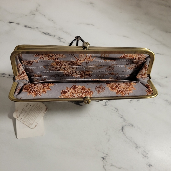 NWT HOBO LE Lauren Wallet/Clutch Silver Metallic Leather - Picture 5 of 10